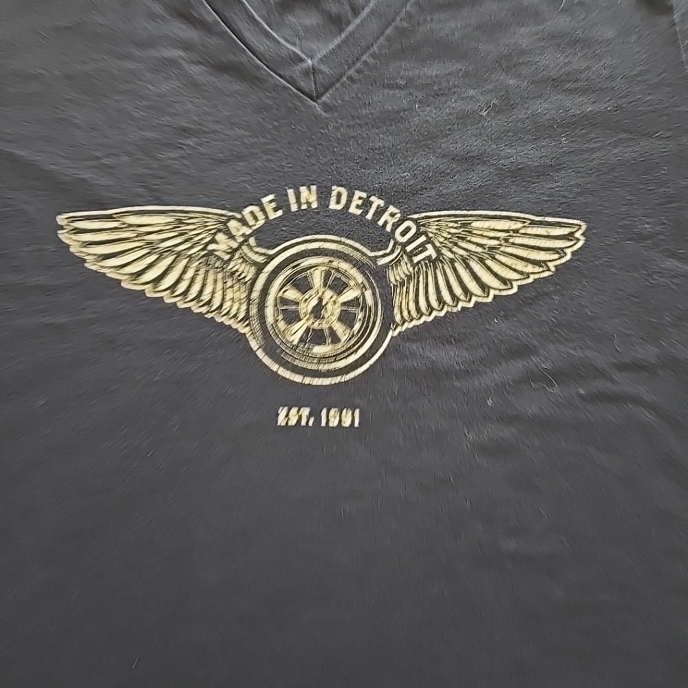 Womens Black Graphic V-Neck T-Shirt Xl Made In Detroit Logo 2 Sided Wings Wheels - Picture 3 of 11